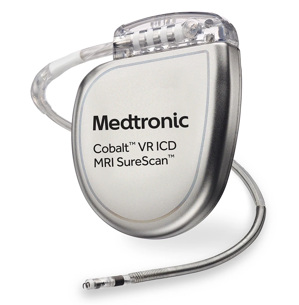 Single lead defibrillator